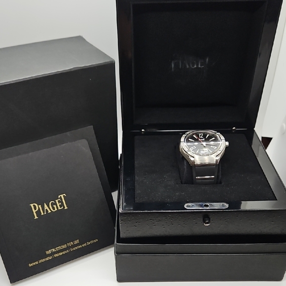 Piaget Polo FortyFive Men's Elegant Black and Silver Automatic Watch - Picture 2 of 9